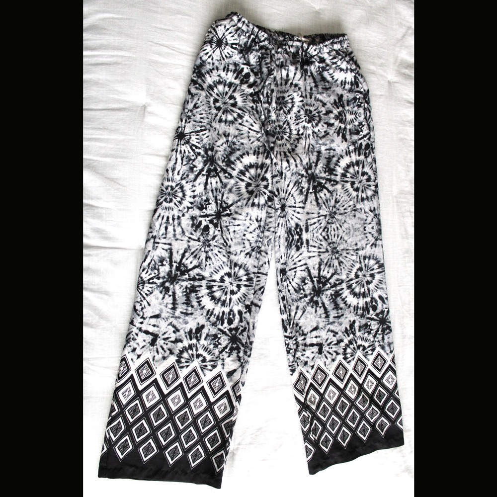 Flowy, wide leg tie dye black and white pants